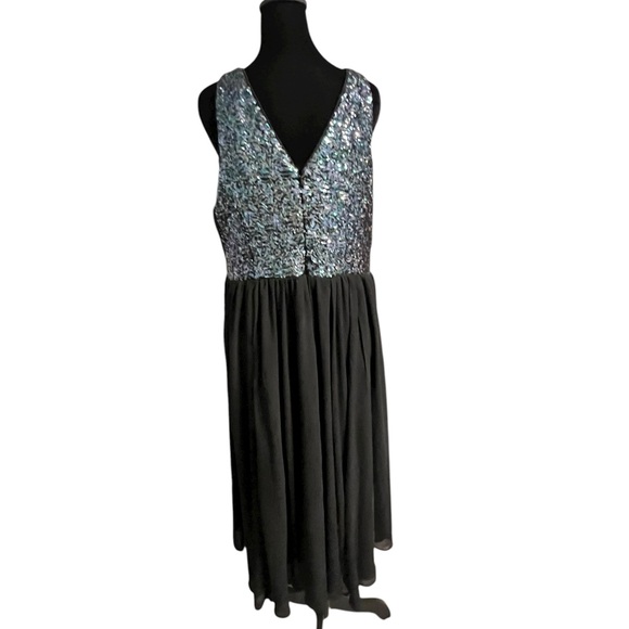 Women's TORRID Black Iridescent Sequin Dress Plus Size 16 - Picture 4 of 9